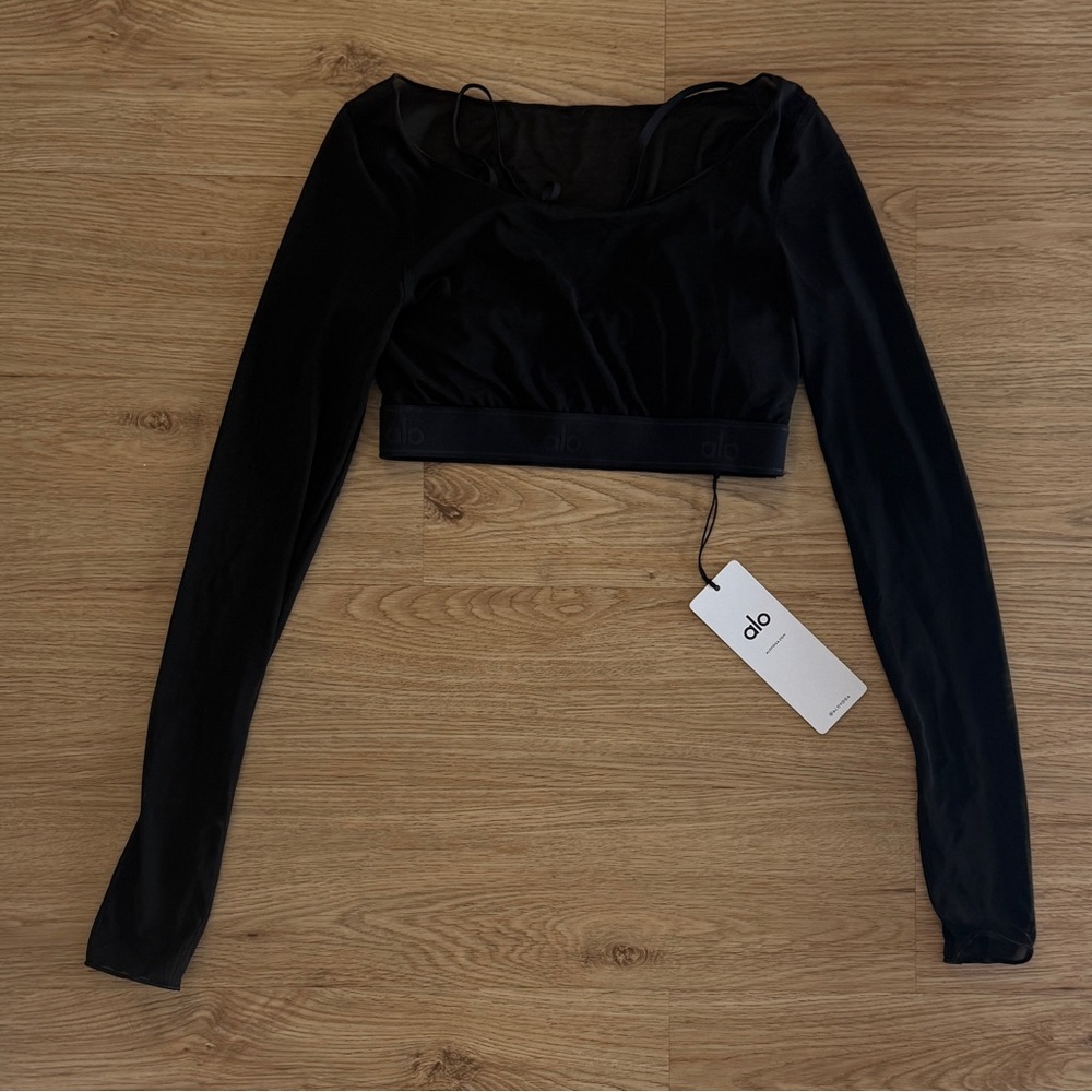 Alo Yoga Airlift Long Sleeve Ballet Dream Bra in Black Size S- worn once
